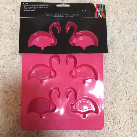 Flamingo Silicone Mold and Pineapple Silicone Mold (a bundle of three molds) - Picture 3 of 7